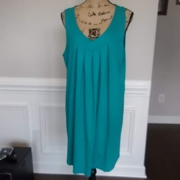 Roman's Green, sleeveless tank top, 1X, 35" long, 60% cotton, 40% polyester - Picture 1 of 10